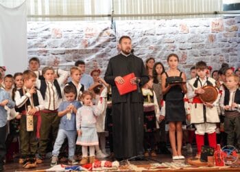 РАСЕЈАЊЕ: Освећена нова црква Св. Николе у предграђу Чикага