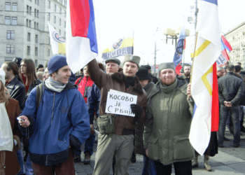 Србија између непроглашеног ванредног стања и Великог Петка: Срби на Косову и Метохији чекају расплет у Београду